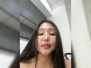 Yumikaa webcam model stream image