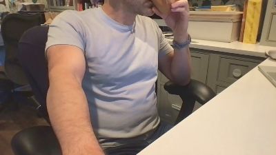 Simon_says_cum webcam model stream image