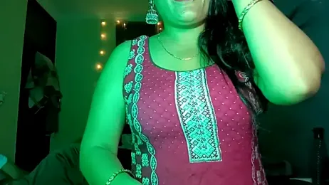 YourDesi_Laila_ webcam model stream image