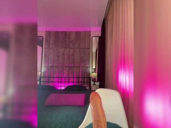 FreyaGreen webcam model stream image