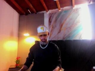 Maikol King webcam flirt4free model stream image