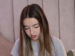 Mila Fiorela webcam model stream image