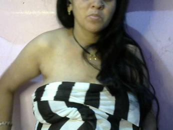 Poonam-2 webcam model stream image