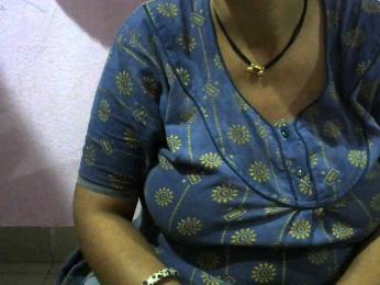 Poonam-2 webcam model stream image