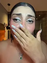 zui_lu webcam stripchat model stream image