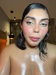 zui_lu webcam stripchat model stream image