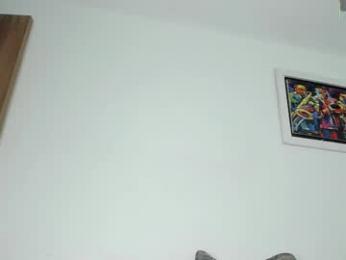 maxi_open webcam model stream image