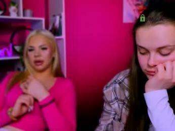 tina_golden1 webcam model stream image