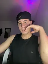 Maximuz1920 webcam model stream image