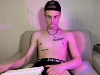 travis_gracile webcam model stream image