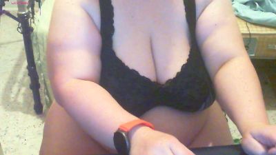 Maebis webcam model stream image