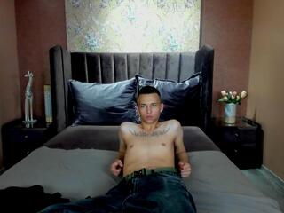 Lucas Kaur webcam model stream image