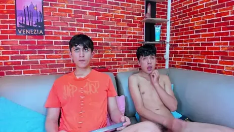 Hoot_boyss_ webcam model stream image