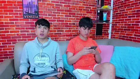Hoot_boyss_ webcam model stream image