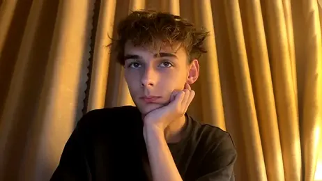 YourLucius webcam model stream image