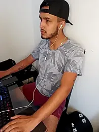 mosmar_20 webcam stripchat model stream image