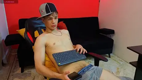 LoganSteel_ webcam model stream image