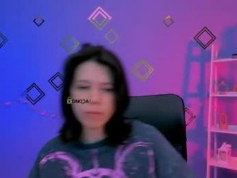 aria_wild_ webcam model stream image