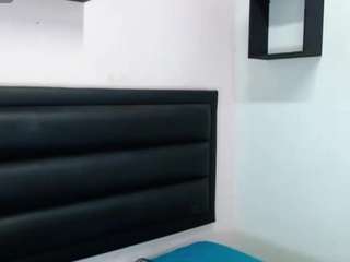 noah-velmont webcam model stream image
