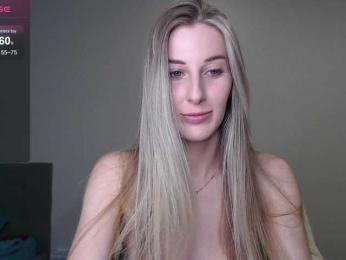 crushgirl webcam model stream image