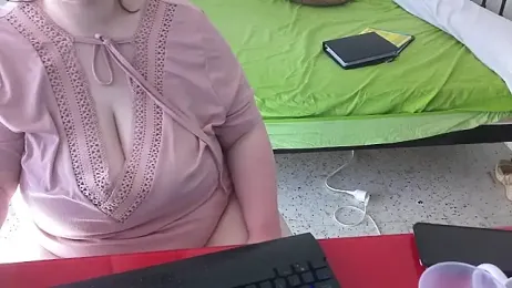 Maebi webcam model stream image