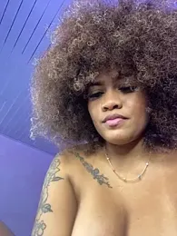 riri_brunnete webcam model stream image