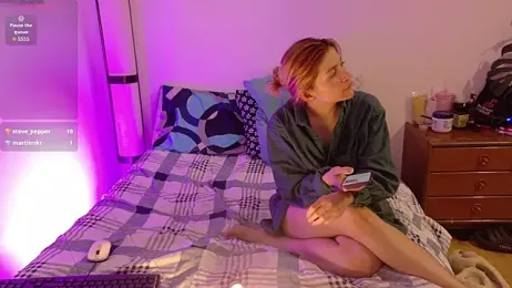 LovesKingdom webcam model stream image