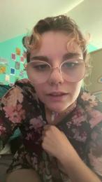 Emy_2002 webcam model stream image