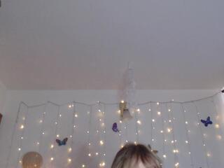 Liss Paris webcam model stream image