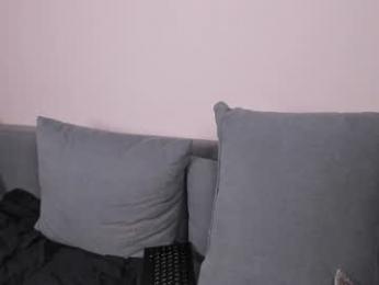 aprilavery webcam model stream image