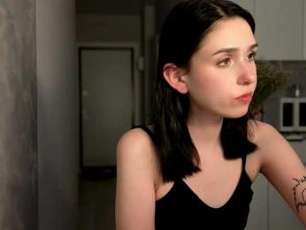 Lola-Aura webcam model stream image
