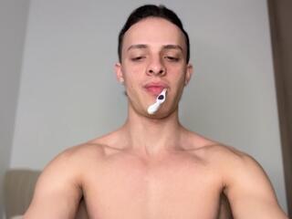 Walker Brown webcam model stream image