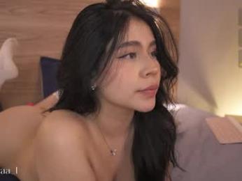 adaaraa_ webcam model stream image