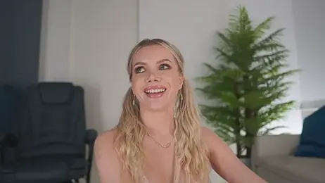 Yvonna_One webcam model stream image