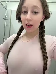 FroggyAnna webcam model stream image