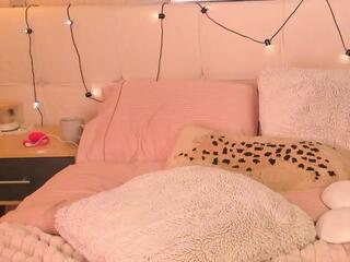 Mia Brooklyn webcam model stream image