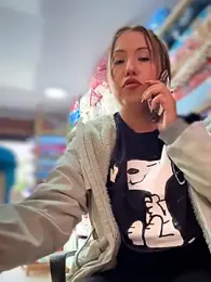 VIOLETA-25_ webcam model stream image