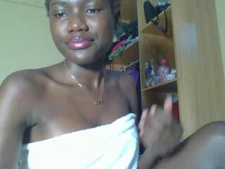 Vina Belle webcam model stream image