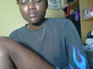 Vina Belle webcam model stream image