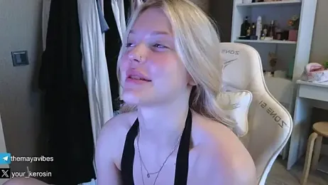 Maya_NextDoor webcam model stream image