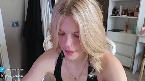 Maya_NextDoor webcam model stream image