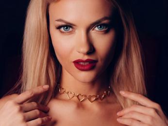 EmberHarrison webcam model stream image