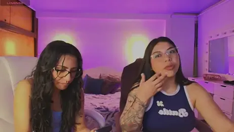 kloe28 webcam stripchat model stream image