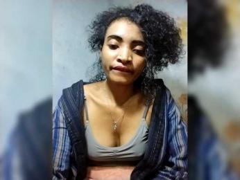 Shanya12 webcam model stream image