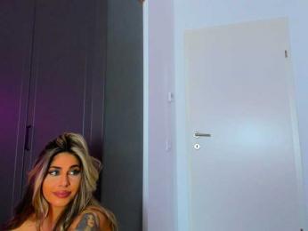 babybluesin webcam model stream image