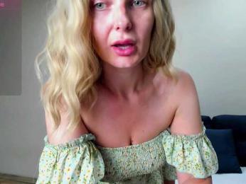 PaulaKiss webcam model stream image