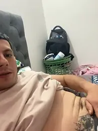 Yeison_8012 webcam stripchat model stream image