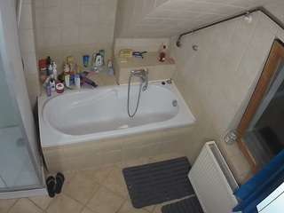 voyeurcam-julmodels-bath-2nd-1 webcam model stream image