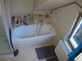 voyeurcam-julmodels-bath-2nd-1 webcam model stream image