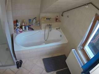voyeurcam-julmodels-bath-2nd-1 webcam model stream image